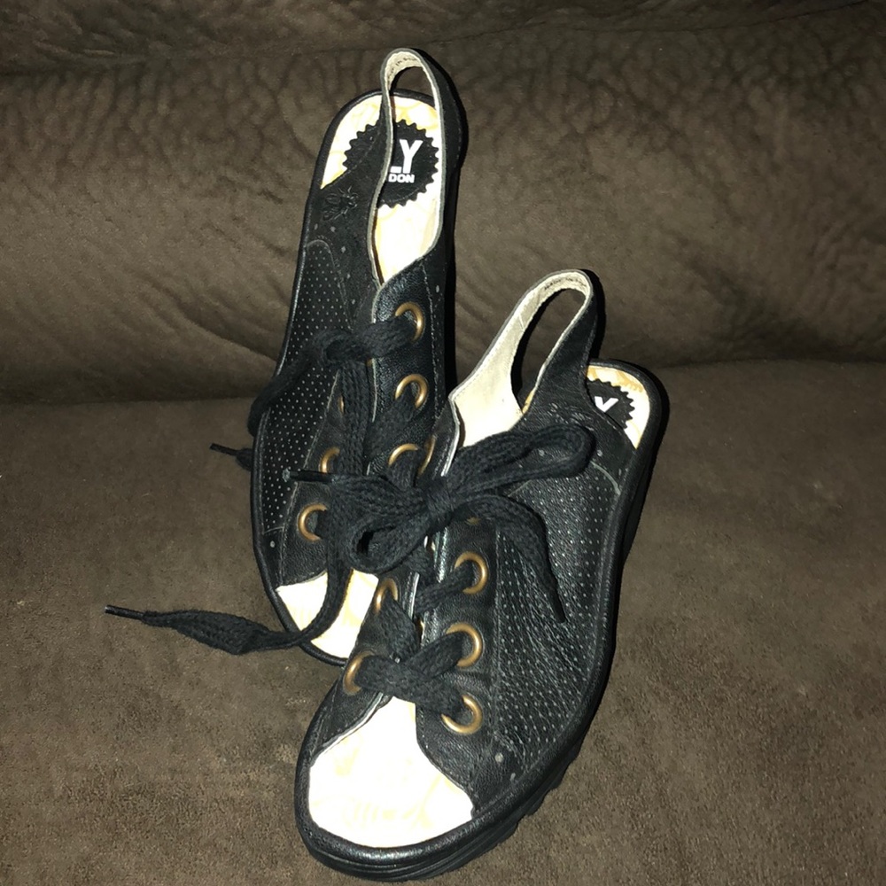 😍😍FLY LONDON BRAND BLACK LACE UP SANDALS😍😍